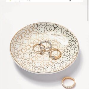 NWT Kendra Scott Filigree Ring Dish!!
